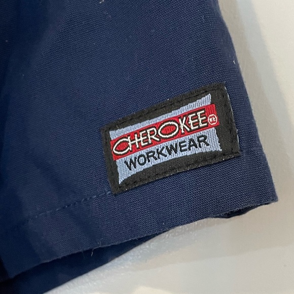 Cherokee Scrub Top - Picture 2 of 4